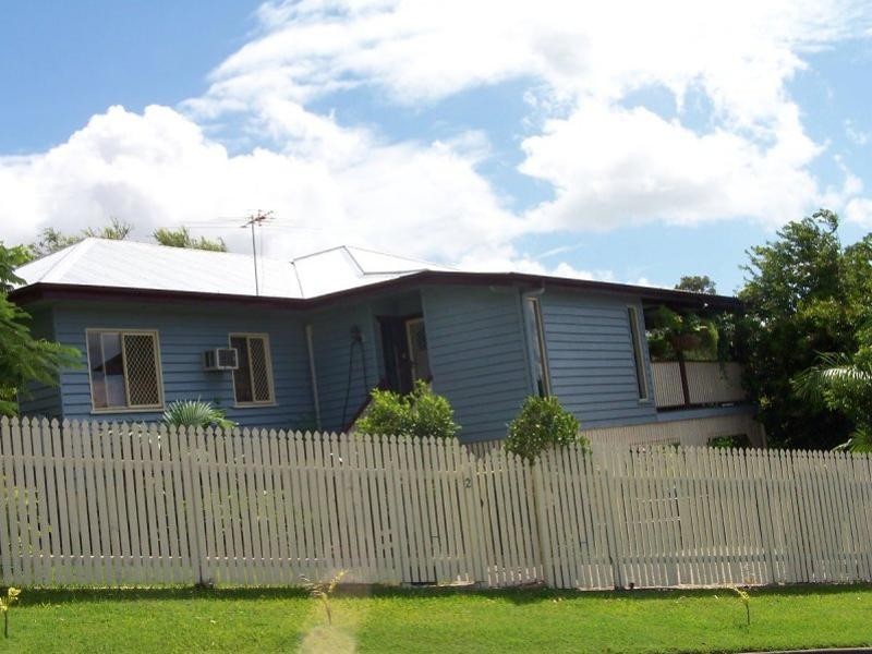 2 Bowen Terrace, The Range QLD 4700