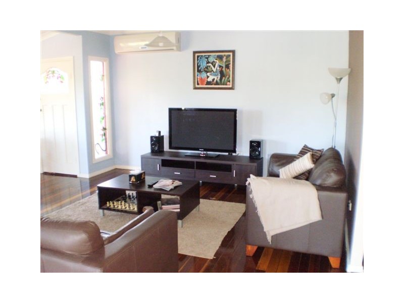 2 Bowen Terrace, The Range QLD 4700