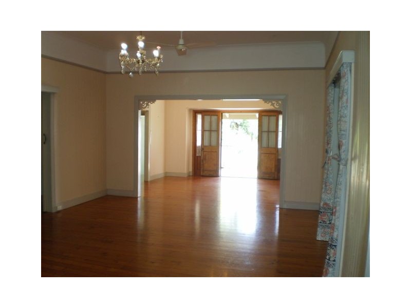 110 Caroline Street, The Range QLD 4700