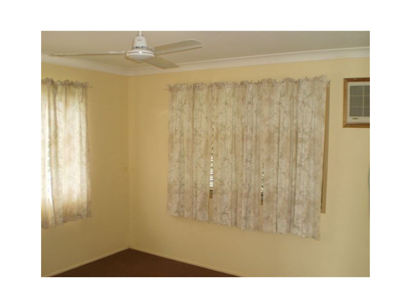 11 Card Street, Berserker QLD 4701