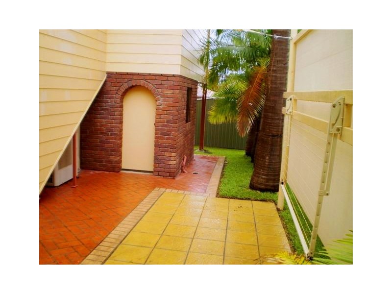 1 Poole Street, Kawana QLD 4701