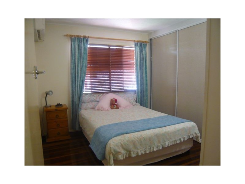 49 Menzies Street, Park Avenue QLD 4701