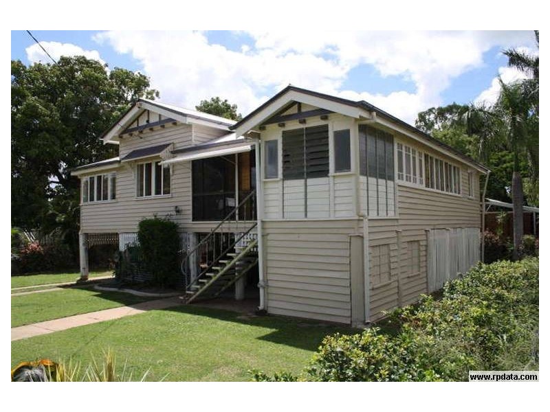 4 Bourke Street, Park Avenue QLD 4701