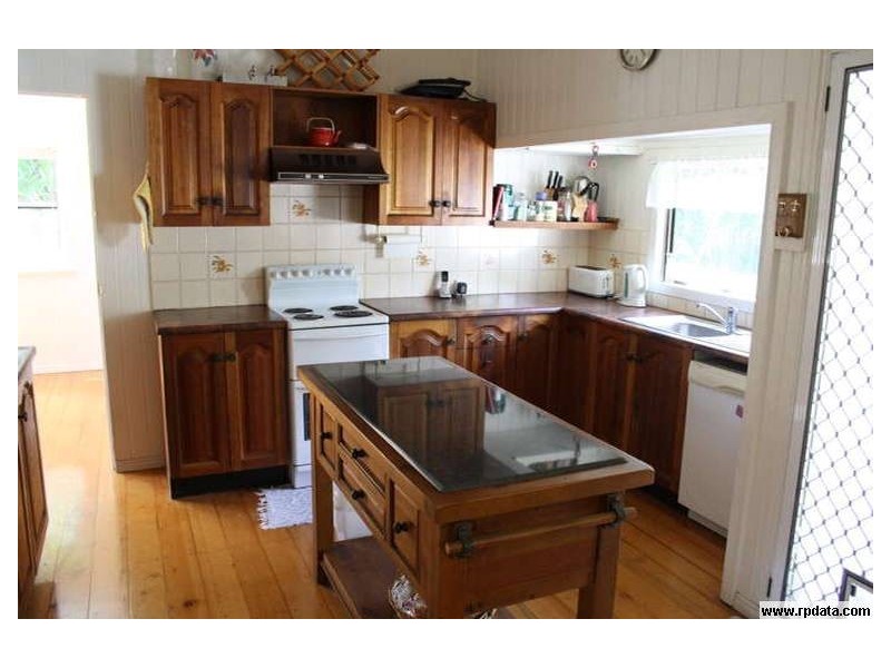 4 Bourke Street, Park Avenue QLD 4701