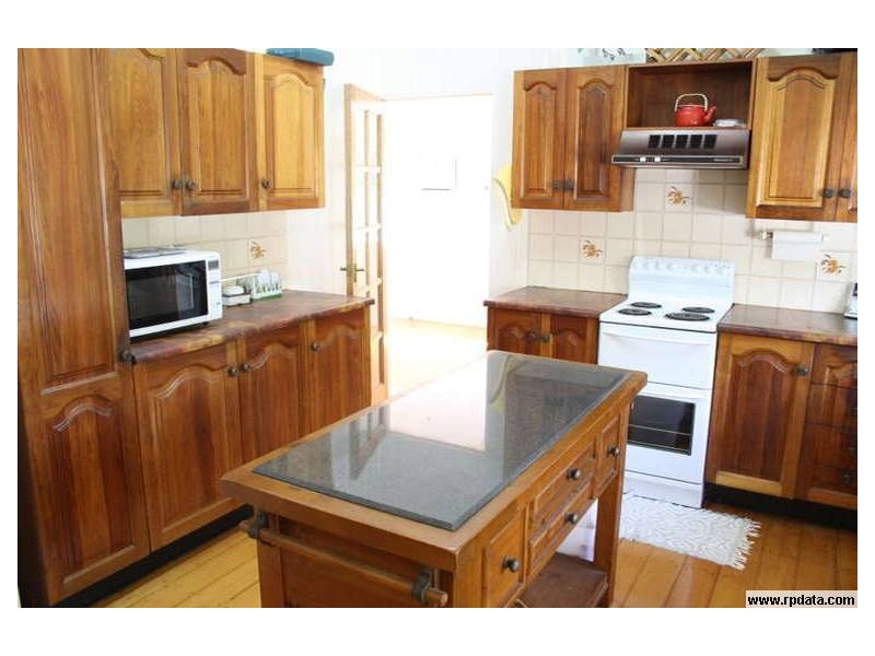 4 Bourke Street, Park Avenue QLD 4701