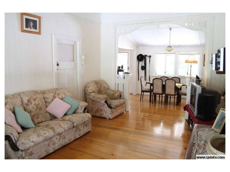 4 Bourke Street, Park Avenue QLD 4701