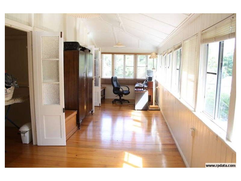 4 Bourke Street, Park Avenue QLD 4701