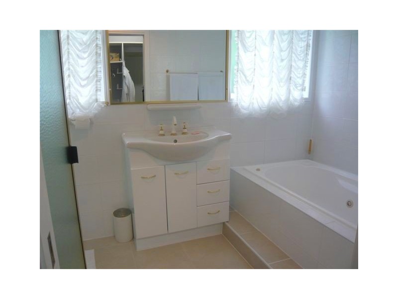 1 Davey Avenue, Frenchville QLD 4701