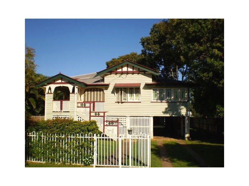 89 Main Street, Park Avenue QLD 4701