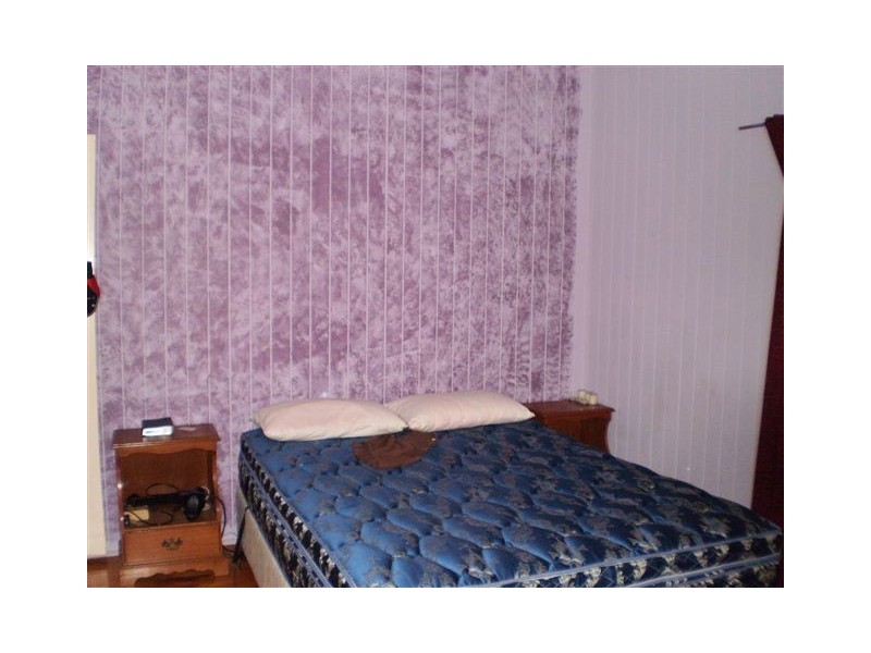 89 Main Street, Park Avenue QLD 4701