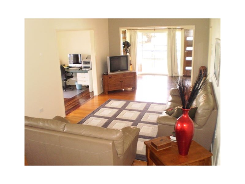12 Lamington Street, The Range QLD 4700