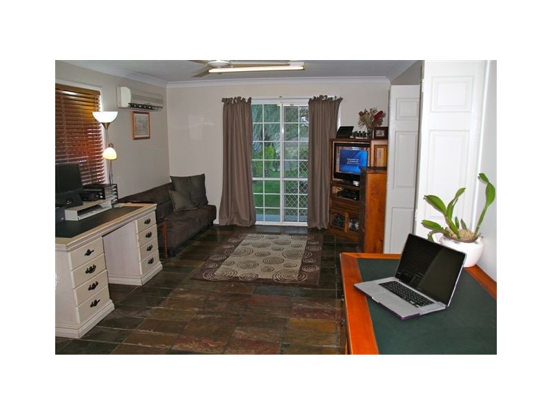 11 Zimitat Street, Gracemere QLD 4702