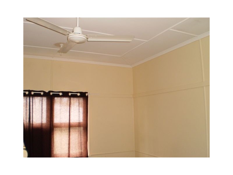 90 Tomkins Street, Berserker QLD 4701