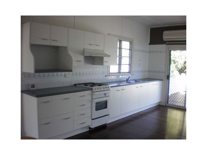 1 Spencer Street, The Range QLD 4700