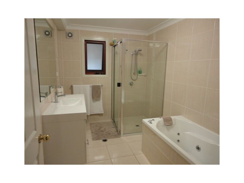 2 Wheatcroft Street, The Range QLD 4700