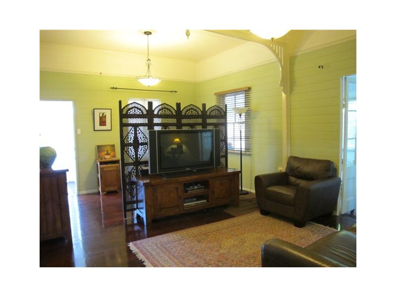 5 Private Street, Allenstown QLD 4700