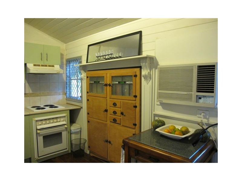 5 Private Street, Allenstown QLD 4700