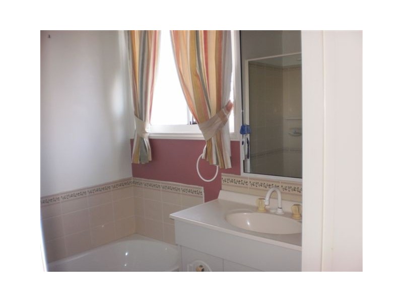 7/100 Victoria Place, Berserker QLD 4701