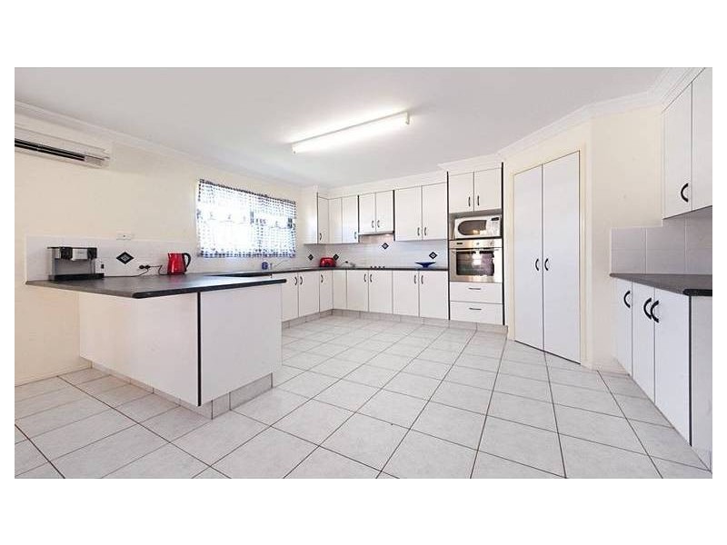 4 Percy Street, Parkhurst QLD 4702