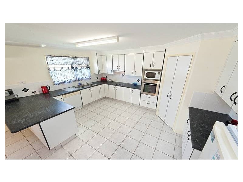 4 Percy Street, Parkhurst QLD 4702