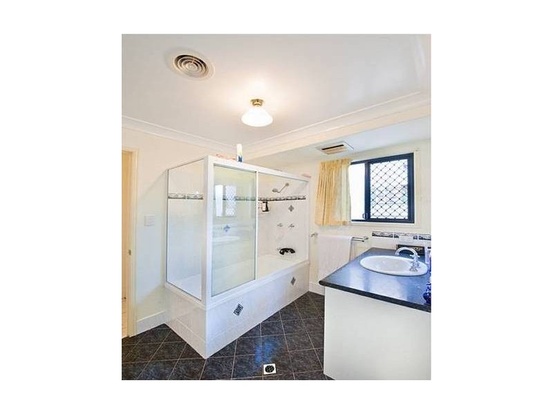 4 Percy Street, Parkhurst QLD 4702