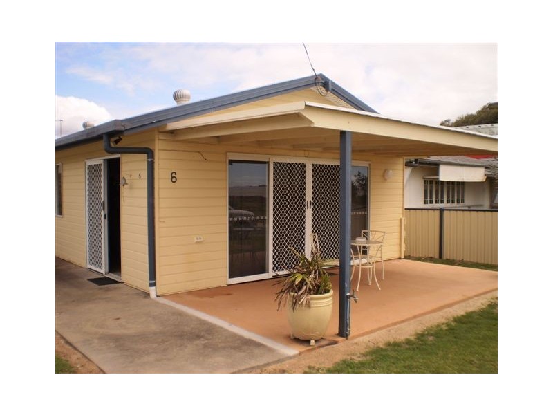 6 Schofield Parade, Keppel Sands QLD 4702