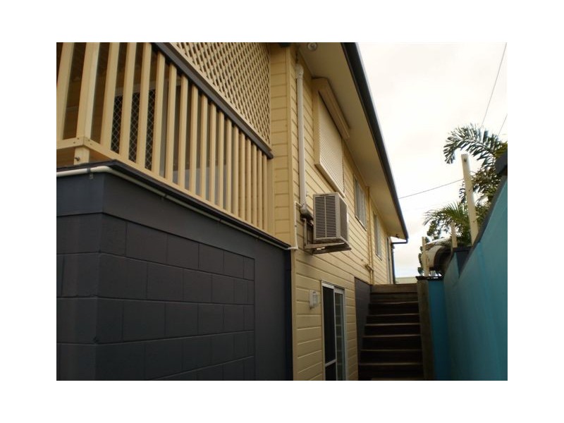 6 Schofield Parade, Keppel Sands QLD 4702