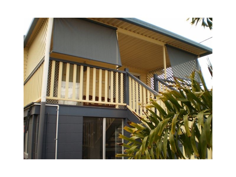 6 Schofield Parade, Keppel Sands QLD 4702
