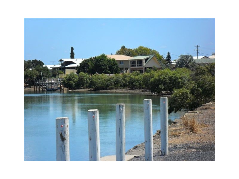 6 Schofield Parade, Keppel Sands QLD 4702