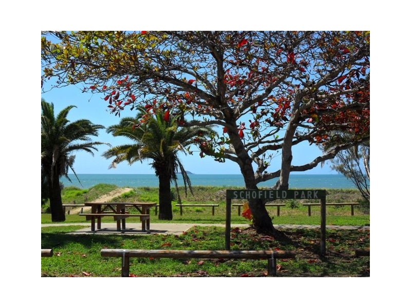 6 Schofield Parade, Keppel Sands QLD 4702