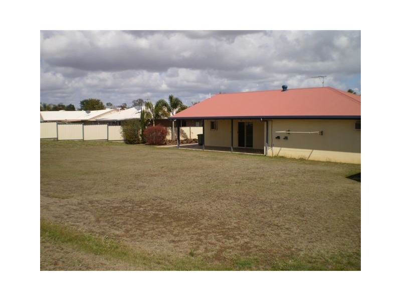27 Rosewood Avenue, Gracemere QLD 4702