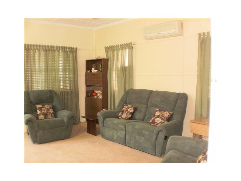 8 Wilmington Street, Kawana QLD 4701