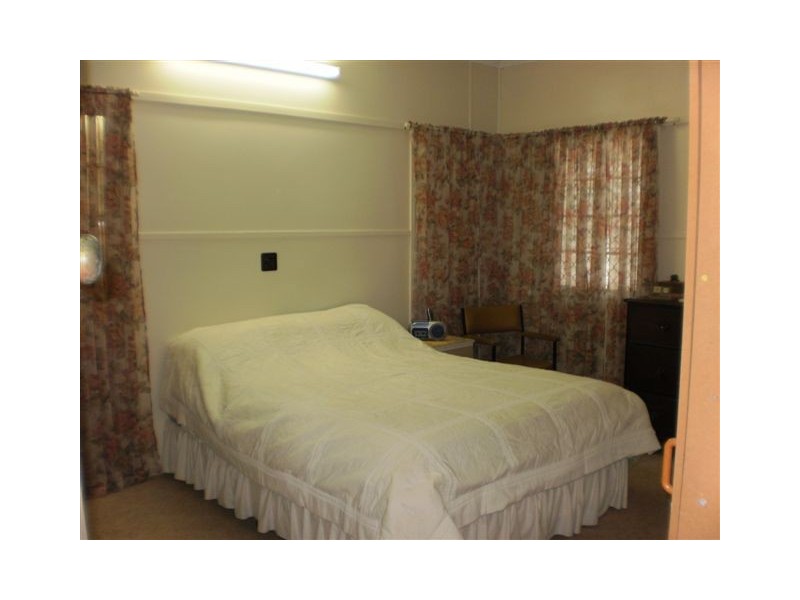 8 Wilmington Street, Kawana QLD 4701