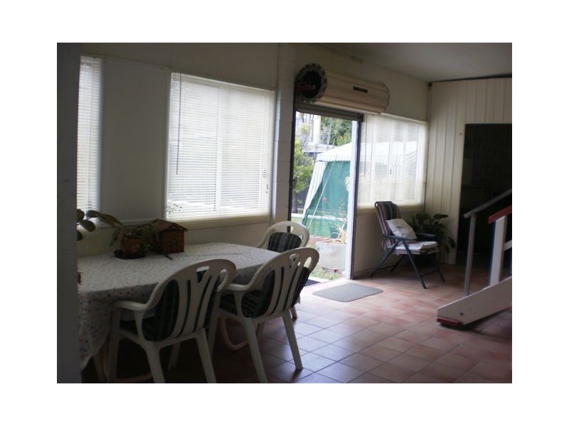 8 Wilmington Street, Kawana QLD 4701
