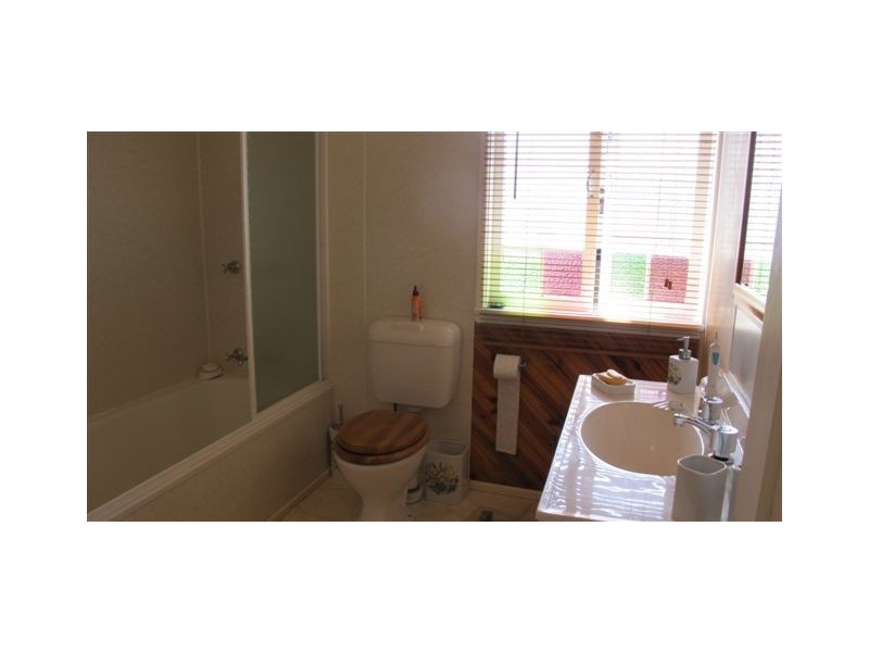 53 Hall Street, Mount Morgan QLD 4714