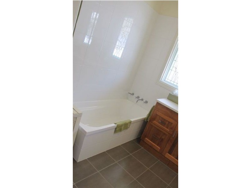 21 Cousins Street, The Range QLD 4700