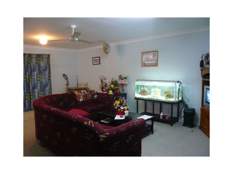 1/4 Schofield Street, The Range QLD 4700