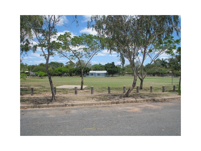 8 Victoria Street, West Rockhampton QLD 4700