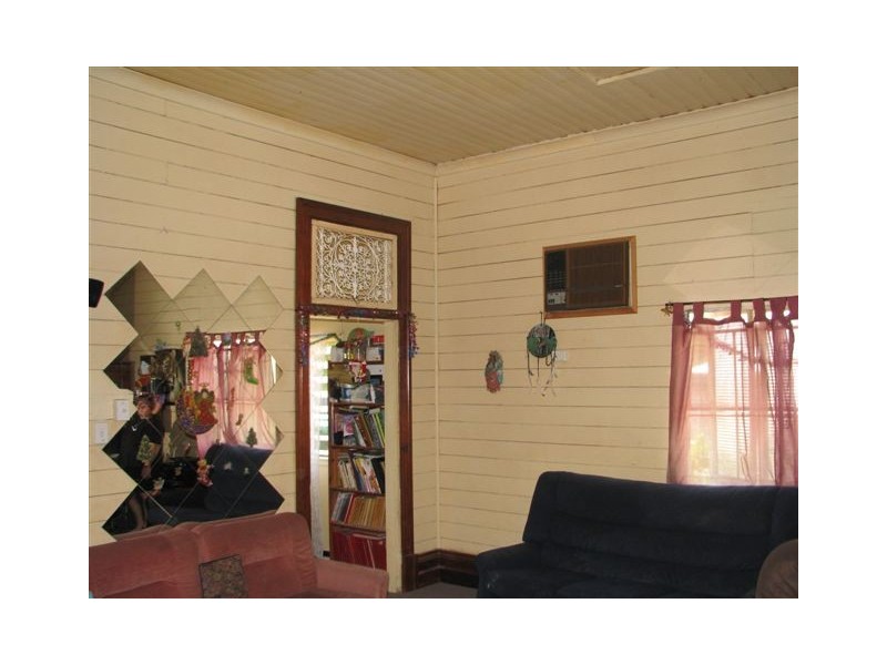 8 Victoria Street, West Rockhampton QLD 4700