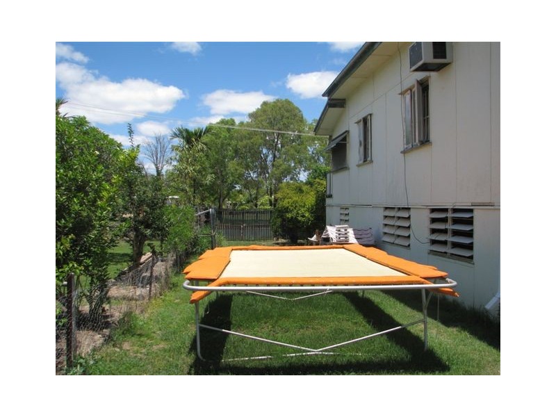 8 Victoria Street, West Rockhampton QLD 4700