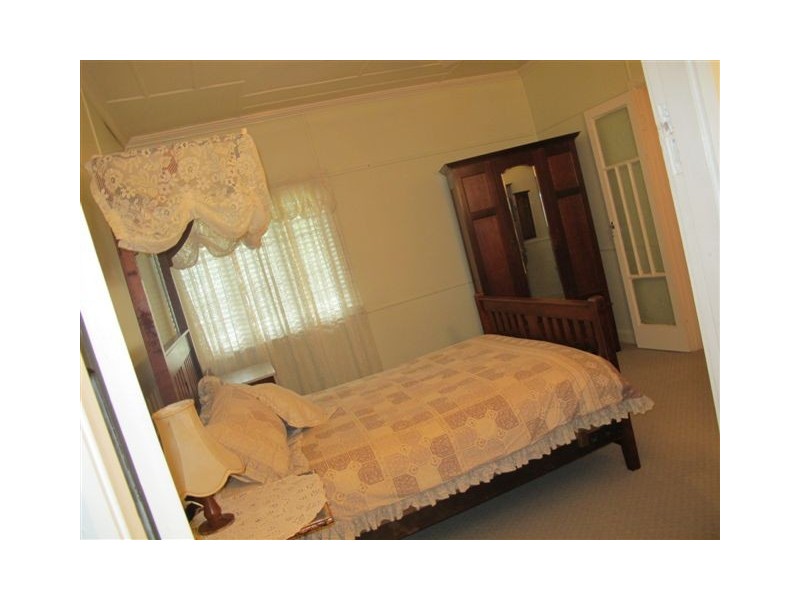 8 Oakley Street, Wandal QLD 4700