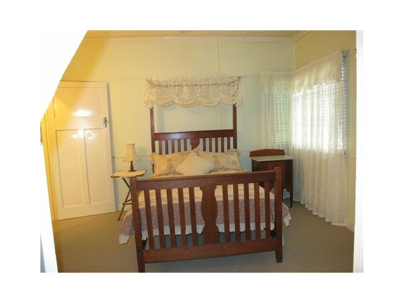 8 Oakley Street, Wandal QLD 4700