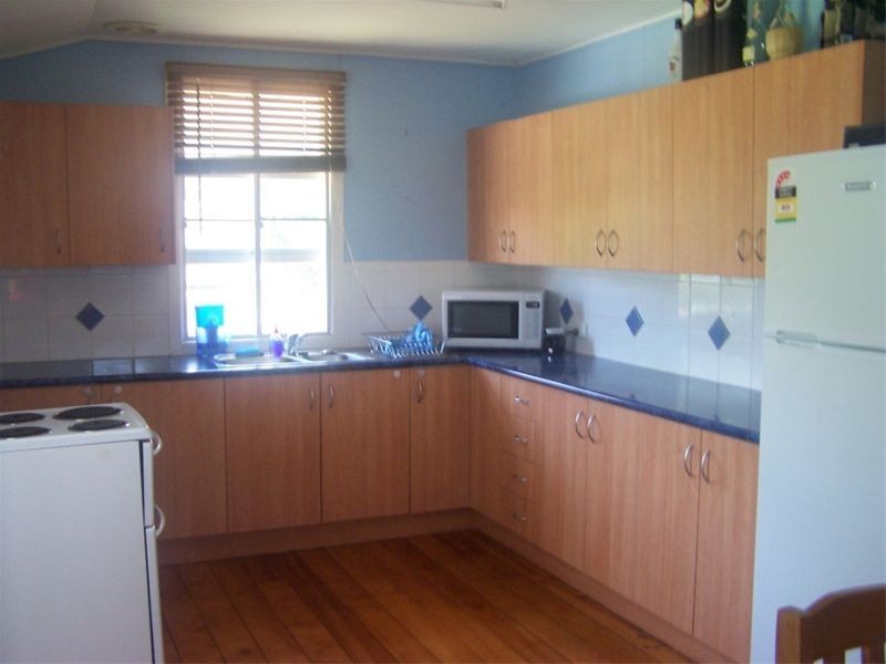 64 Charles Street, Berserker QLD 4701