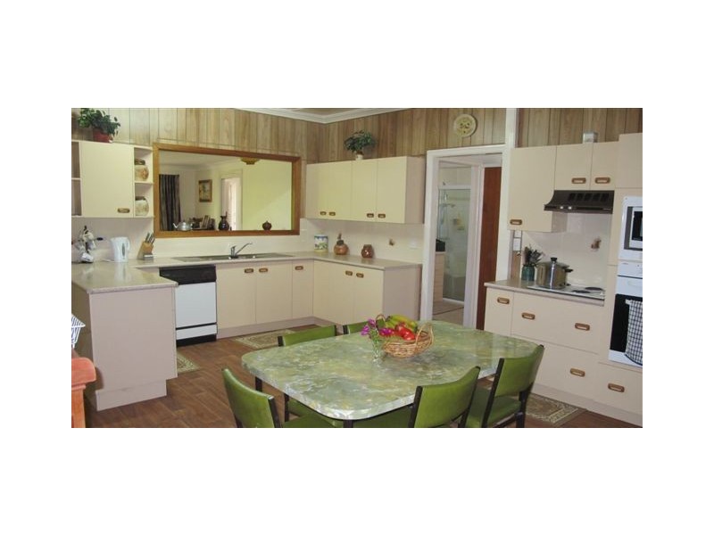 32 Meade Street, Wandal QLD 4700