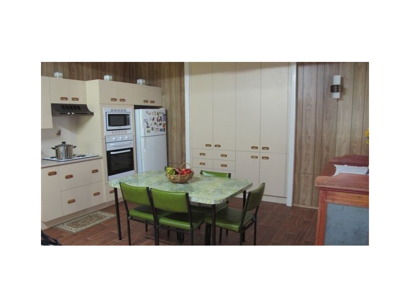 32 Meade Street, Wandal QLD 4700