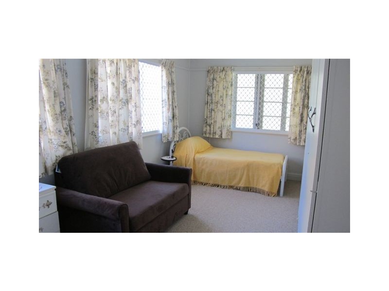 32 Meade Street, Wandal QLD 4700