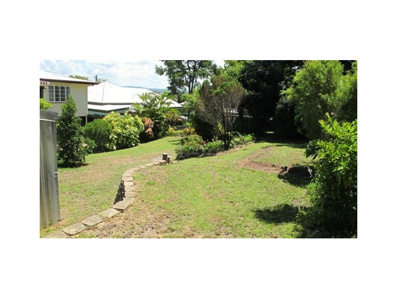 32 Meade Street, Wandal QLD 4700