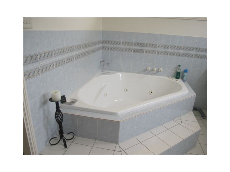 21 Strelow Drive, Glenlee QLD 4711