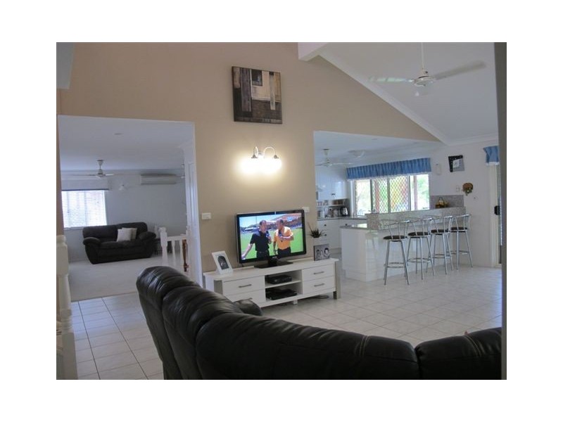 21 Strelow Drive, Glenlee QLD 4711