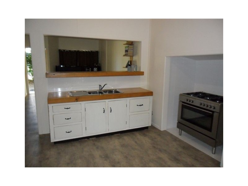 19 Roden Street, Keppel Sands QLD 4702